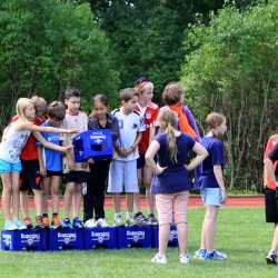 Sportfest mit Wettbewerben und Turnieren in vier Disziplinen