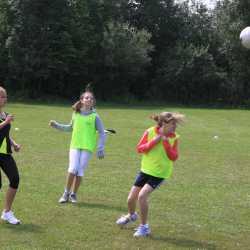 Sportfest mit Wettbewerben und Turnieren in vier Disziplinen