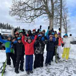 Siebtklässler haben Spaß im Schnee