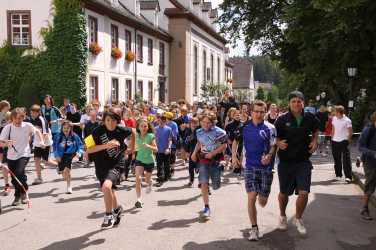 Sponsorenlauf zugunsten von Kinderhospiz und Erdbebenopfern