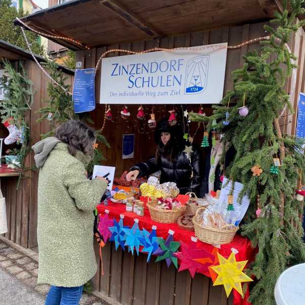  Zinzendorfschulen begeistern auf dem Königsfelder Weihnachtsmarkt