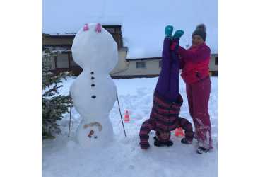 Schneeskulpturen im Kunstunterricht