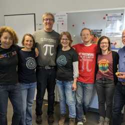 Pi-Tag mit Videos, Spielen und Kuchen