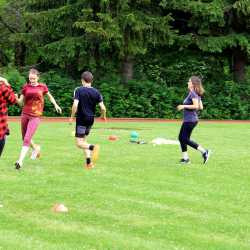 US-Studenten bringen Zinzendorfschülern ihre Sportarten näher