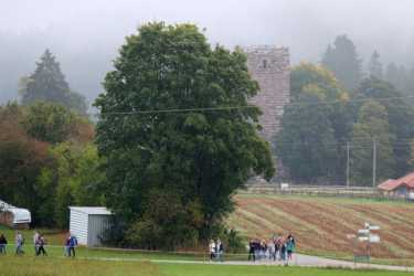 Angehende Erzieher lernen sich beim Wandern kennen