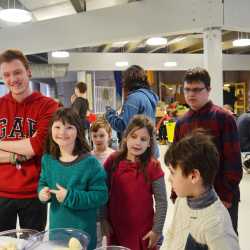 1BKSP gestaltet Feiertag an der Carl-Orff-Schule