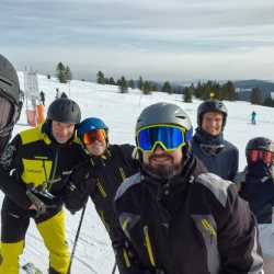 Wintersporttag der Klassen 7 bis 9: Ein fröhlicher Tag auf Schnee und Eis